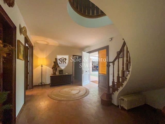 7 Zimmer Villa zu verkaufen in Sant Andreu de Llavaneres mit Pool Garage - 1.400.000 € (Ref: 8024875)