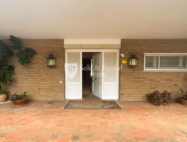 7 Zimmer Villa zu verkaufen in Sant Andreu de Llavaneres mit Pool Garage - 1.400.000 € (Ref: 8024875)