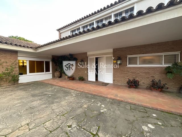 7 Zimmer Villa zu verkaufen in Sant Andreu de Llavaneres mit Pool Garage - 1.400.000 € (Ref: 8024875)