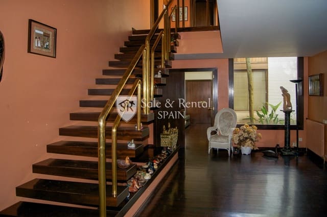 6 bedroom Villa for sale in Sant Andreu de Llavaneres with pool garage - € 1,700,000 (Ref: 8024876)