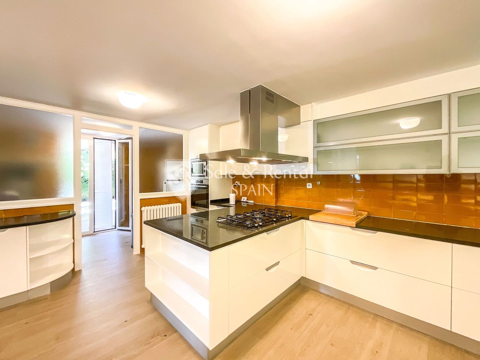 4 soverom Villa til salgs i Sant Vicenc de Montalt med svømmebasseng garasje - € 1 690 000 (Ref: 8030919)