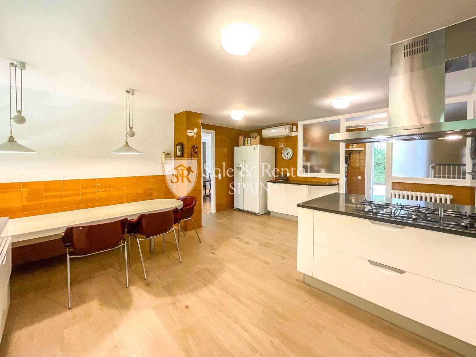 4 soverom Villa til salgs i Sant Vicenc de Montalt med svømmebasseng garasje - € 1 690 000 (Ref: 8030919)