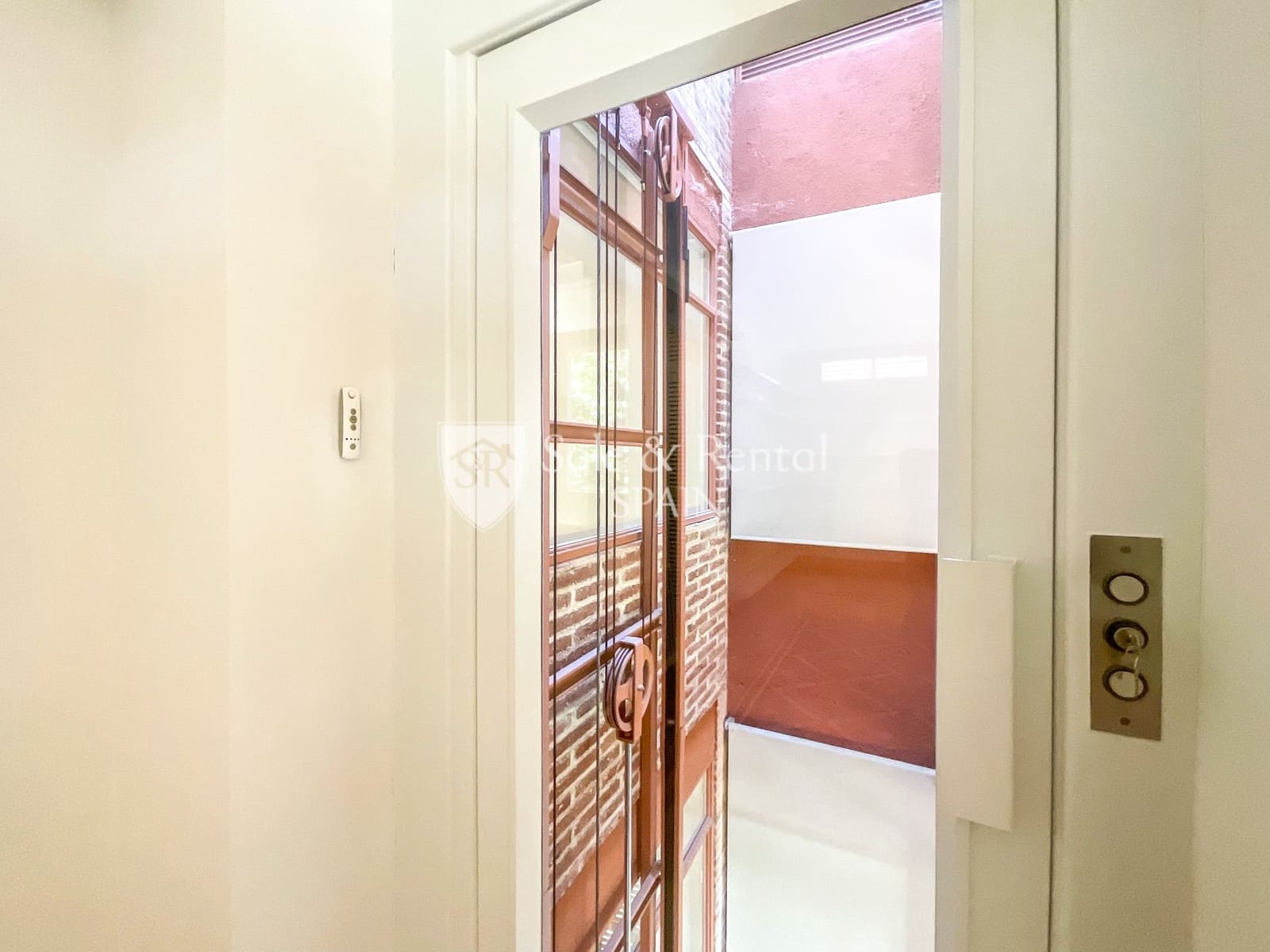 4 soverom Villa til salgs i Sant Vicenc de Montalt med svømmebasseng garasje - € 1 690 000 (Ref: 8030919)