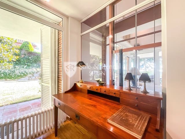 4 makuuhuone Huvila myytävänä paikassa Sant Vicenç de Montalt mukana uima-altaan 
autotalli - 1 690 000 € (Ref: 8030919)