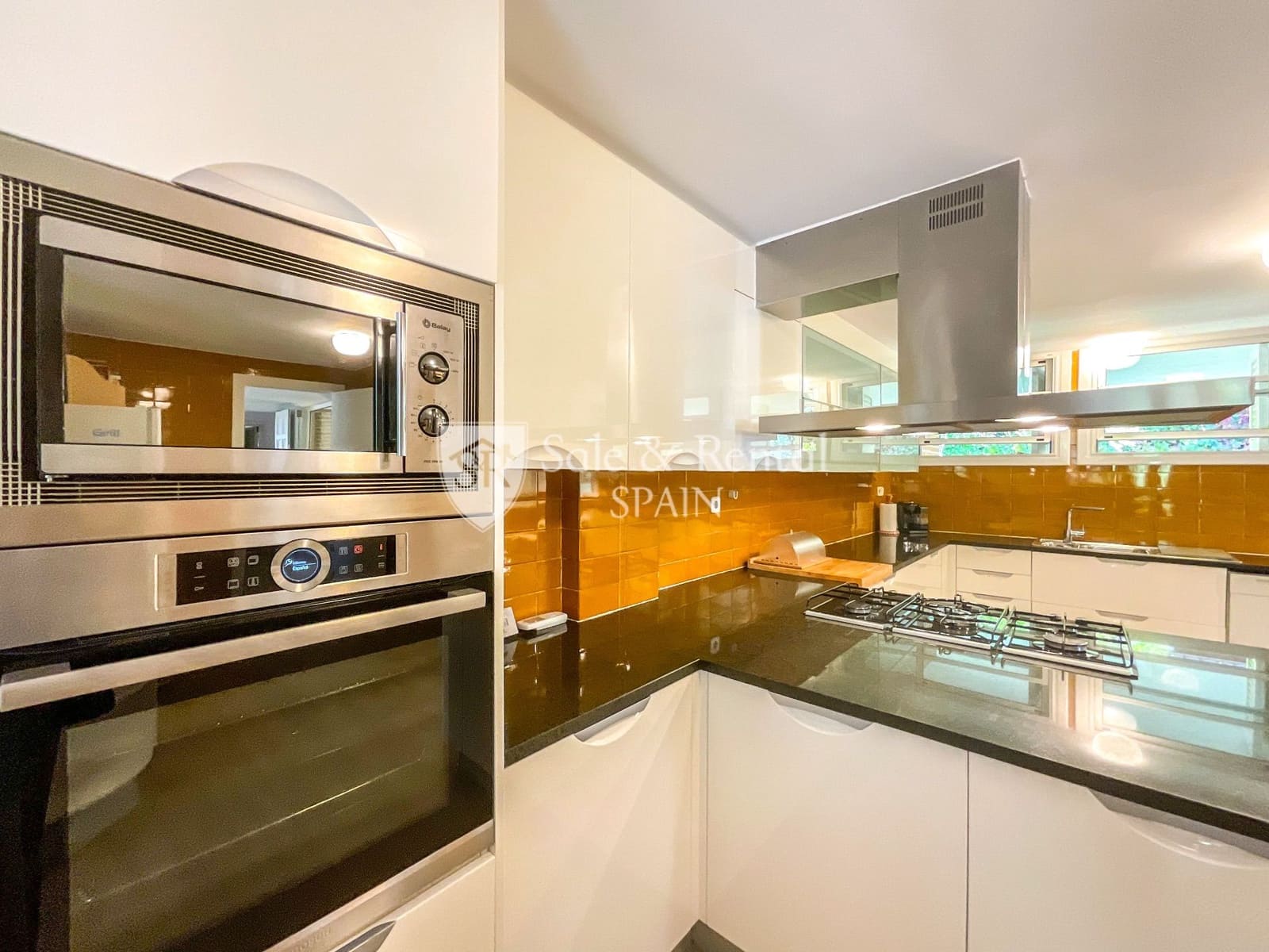 4 soverom Villa til salgs i Sant Vicenc de Montalt med svømmebasseng garasje - € 1 690 000 (Ref: 8030919)