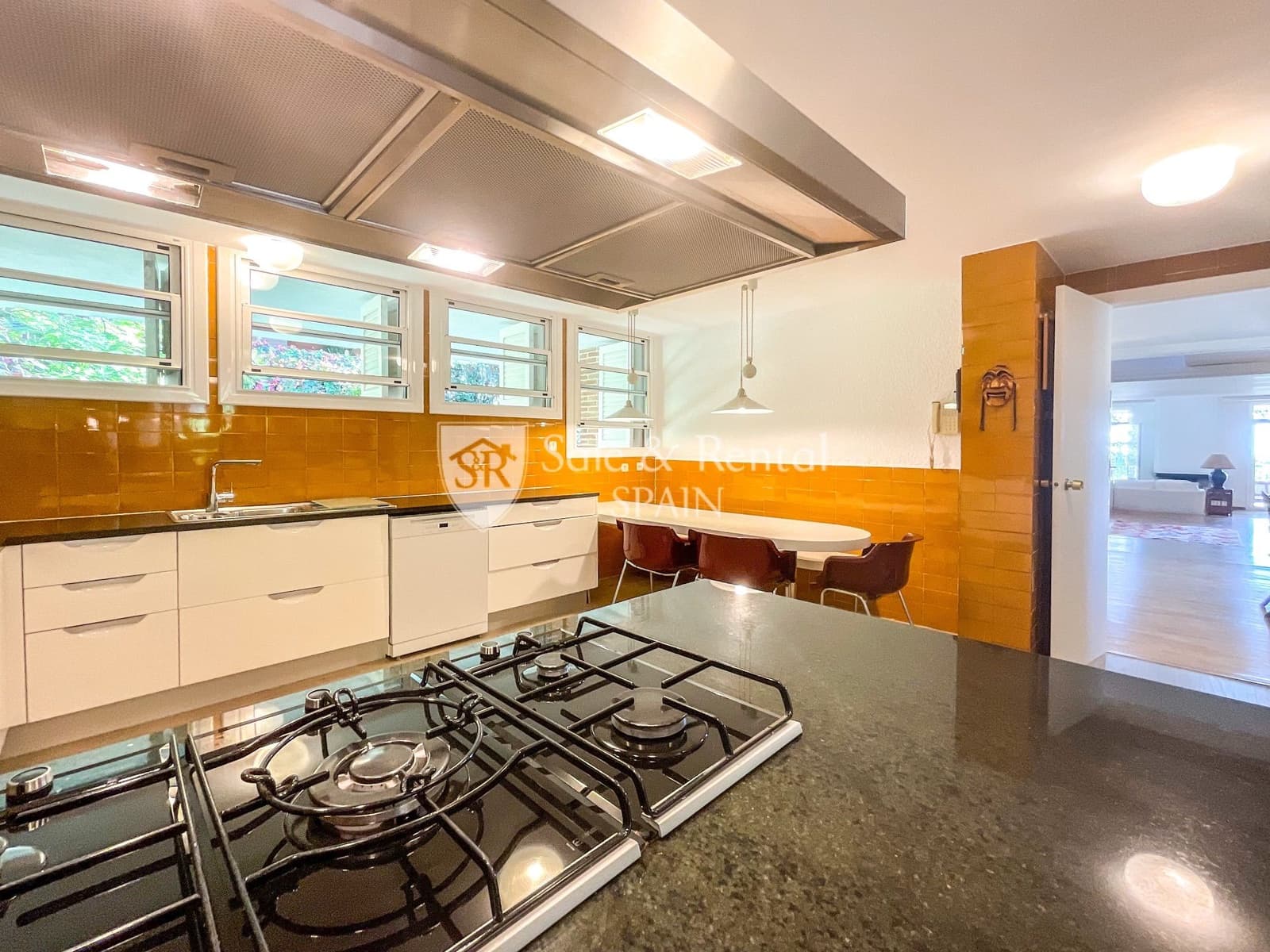 4 soverom Villa til salgs i Sant Vicenc de Montalt med svømmebasseng garasje - € 1 690 000 (Ref: 8030919)