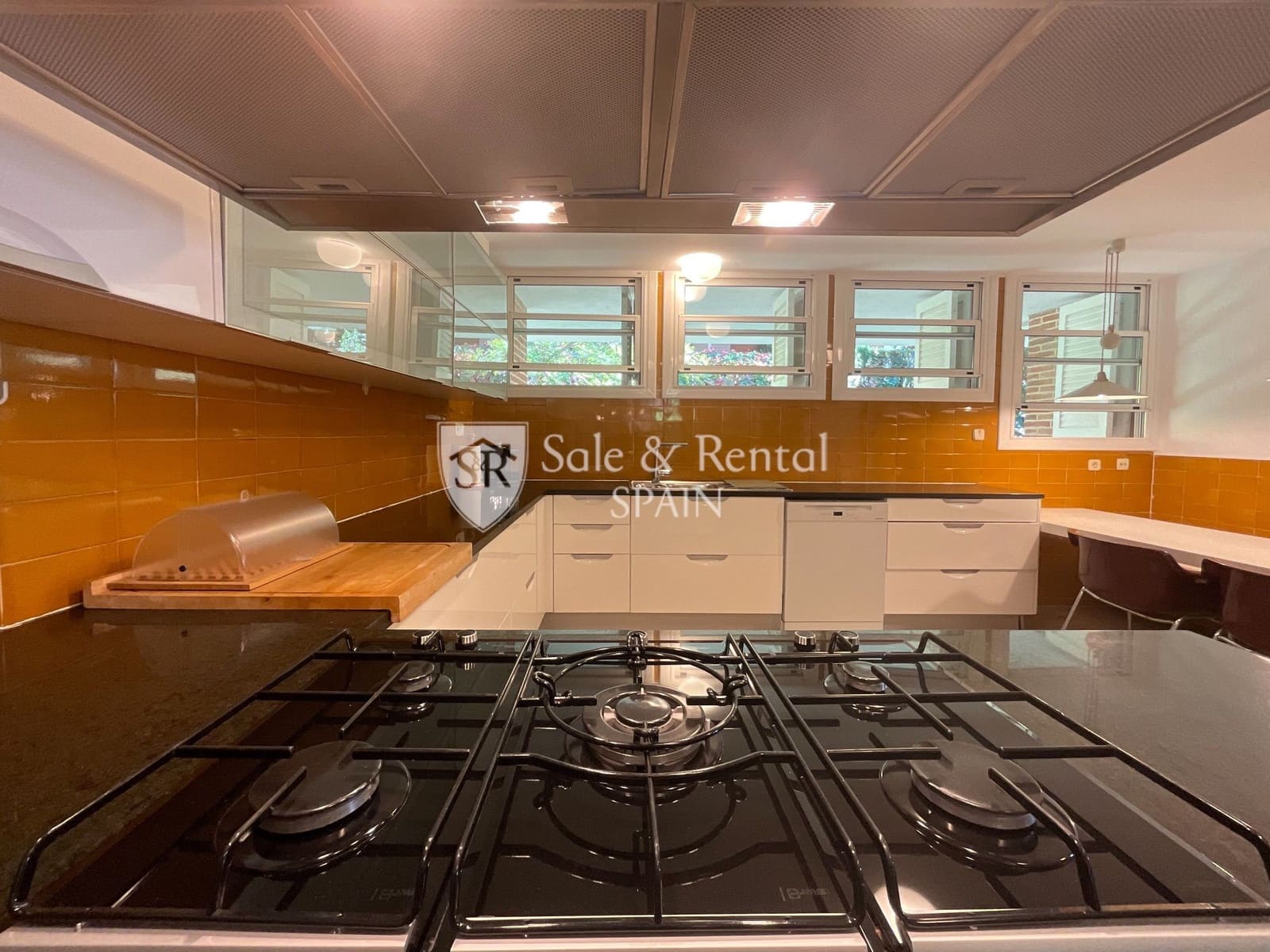 4 soverom Villa til salgs i Sant Vicenc de Montalt med svømmebasseng garasje - € 1 690 000 (Ref: 8030919)