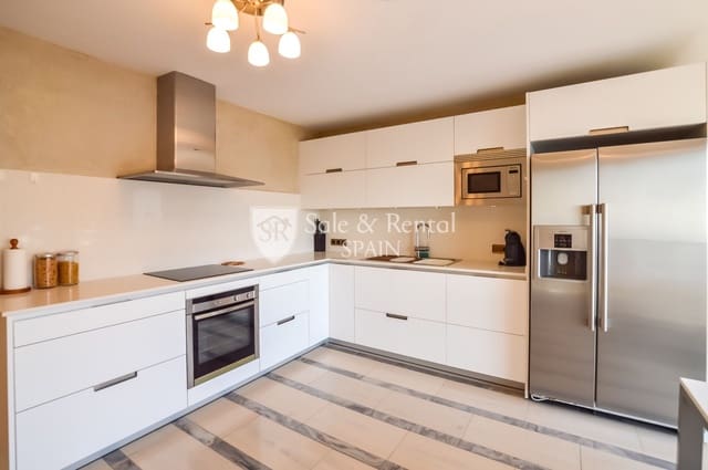 Chalet de 3 habitaciones en Montgoda, Lloret de Mar en venta con piscina garaje - 1.500.000 € (Ref: 8076910)