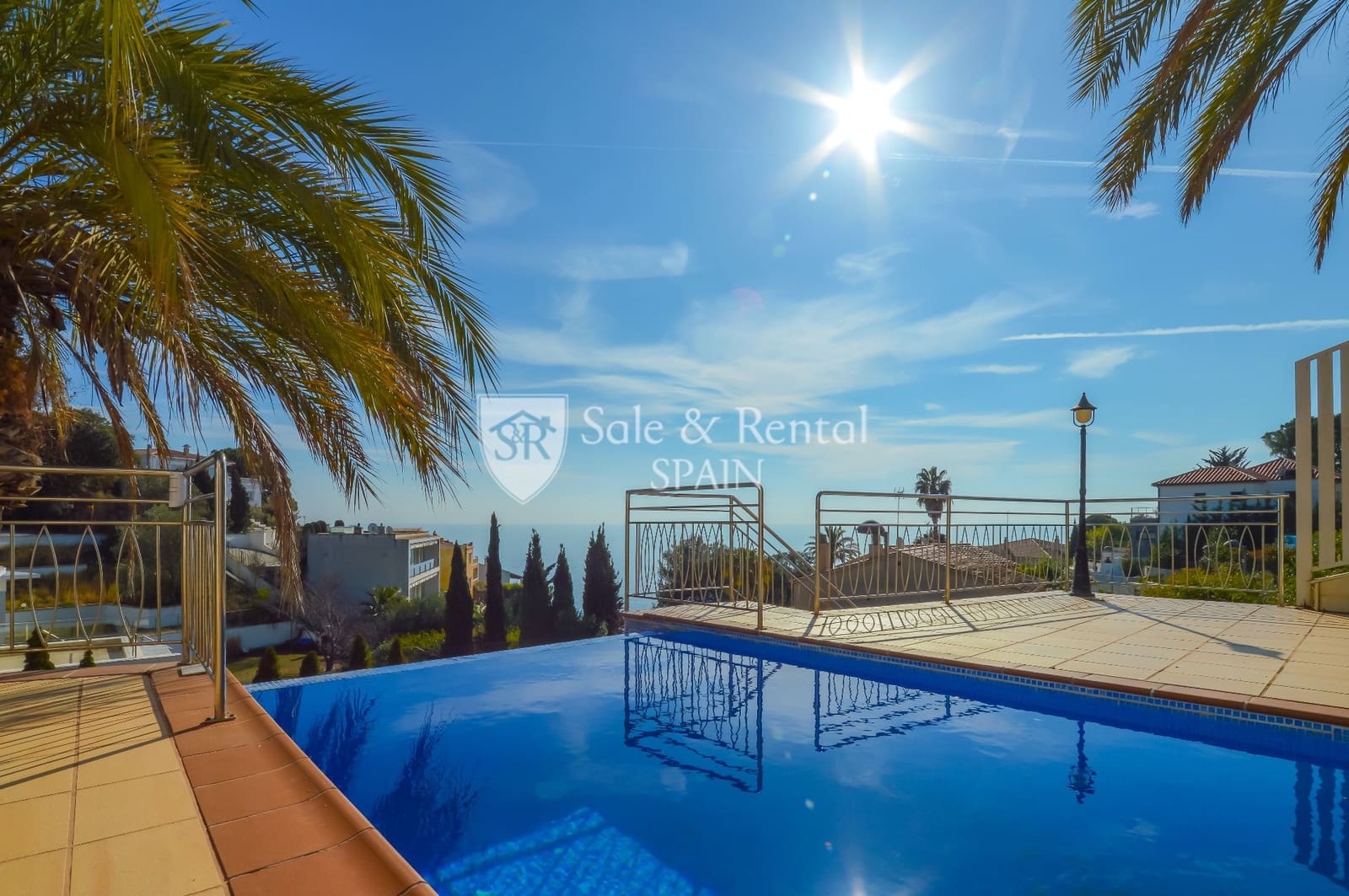 3 soveværelse Villa til salg i Lloret de Mar med swimmingpool garage - € 1.500.000 (Ref: 8076910)