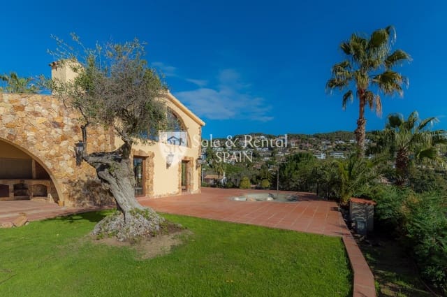 4 bedroom Villa for sale in Blanes with pool garage - € 2,550,000 (Ref: 8165068)