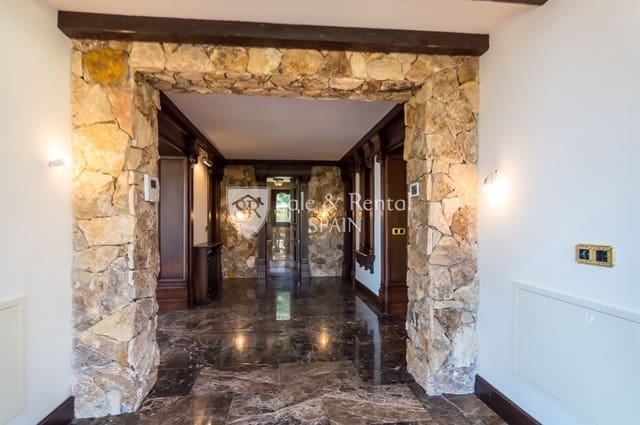 4 bedroom Villa for sale in Blanes with pool garage - € 2,550,000 (Ref: 8165068)