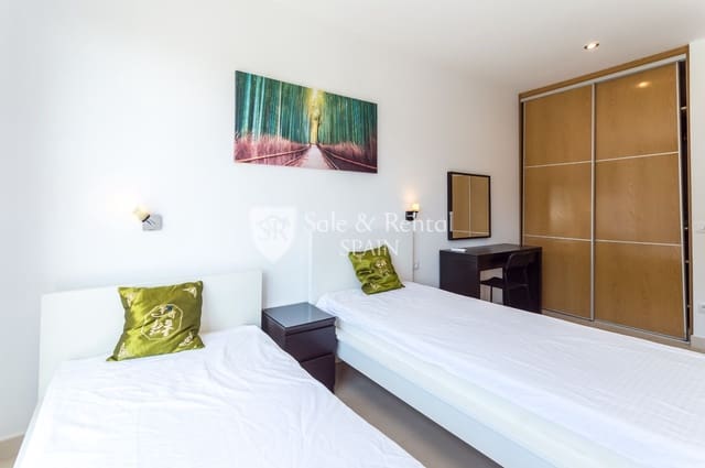 6 bedroom Villa for sale in Santa Susanna with pool garage - € 765,000 (Ref: 8187233)