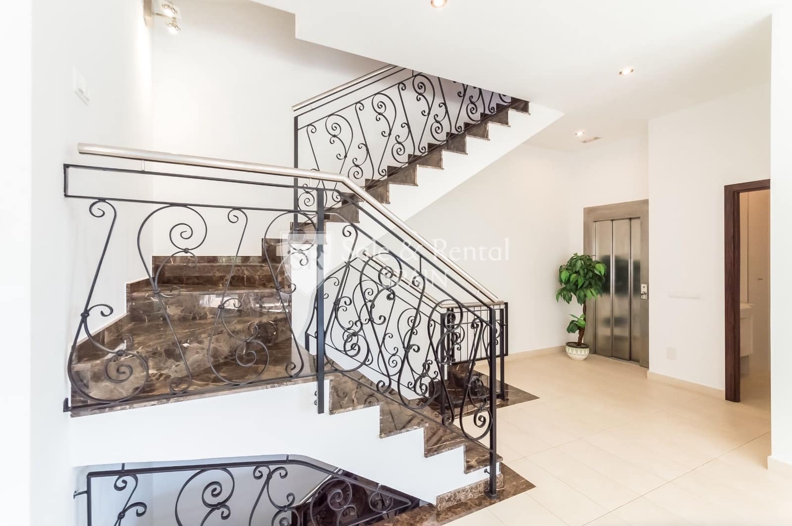 6 soveværelse Villa til salg i Santa Susanna med swimmingpool garage - € 765.000 (Ref: 8187233)