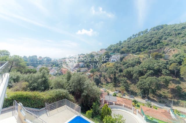 6 bedroom Villa for sale in Santa Susanna with pool garage - € 765,000 (Ref: 8187233)