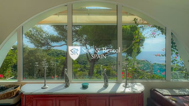 5 bedroom Villa for sale in Tossa de Mar with pool garage - € 1,690,000 (Ref: 8533664)