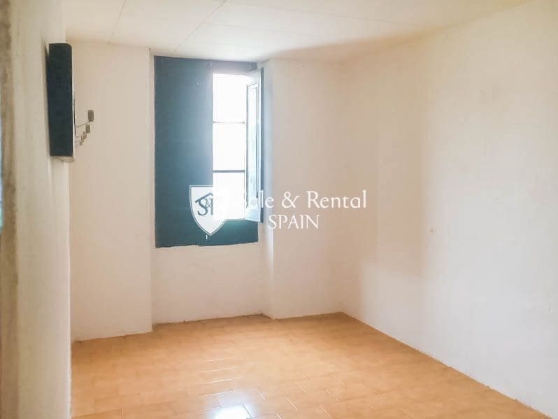 5 bedroom Villa for sale in Lloret de Mar - € 238,000 (Ref: 8579446)