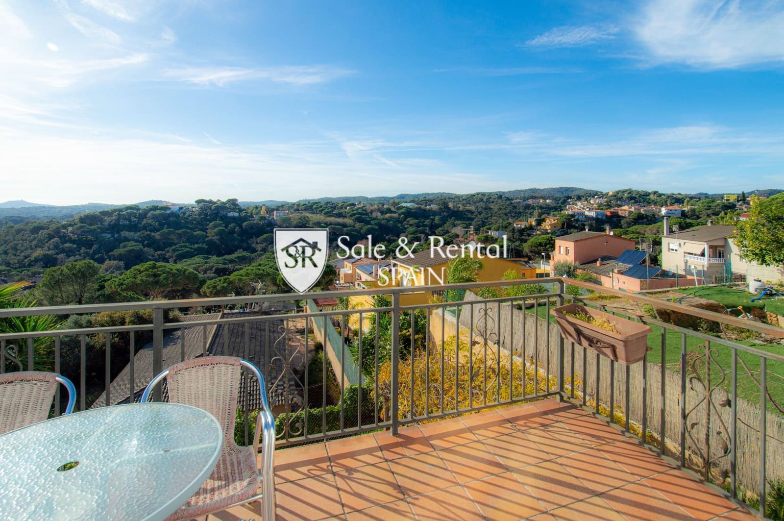 3 soveværelse Villa til salg i Lloret de Mar med swimmingpool garage - € 380.000 (Ref: 8701648)