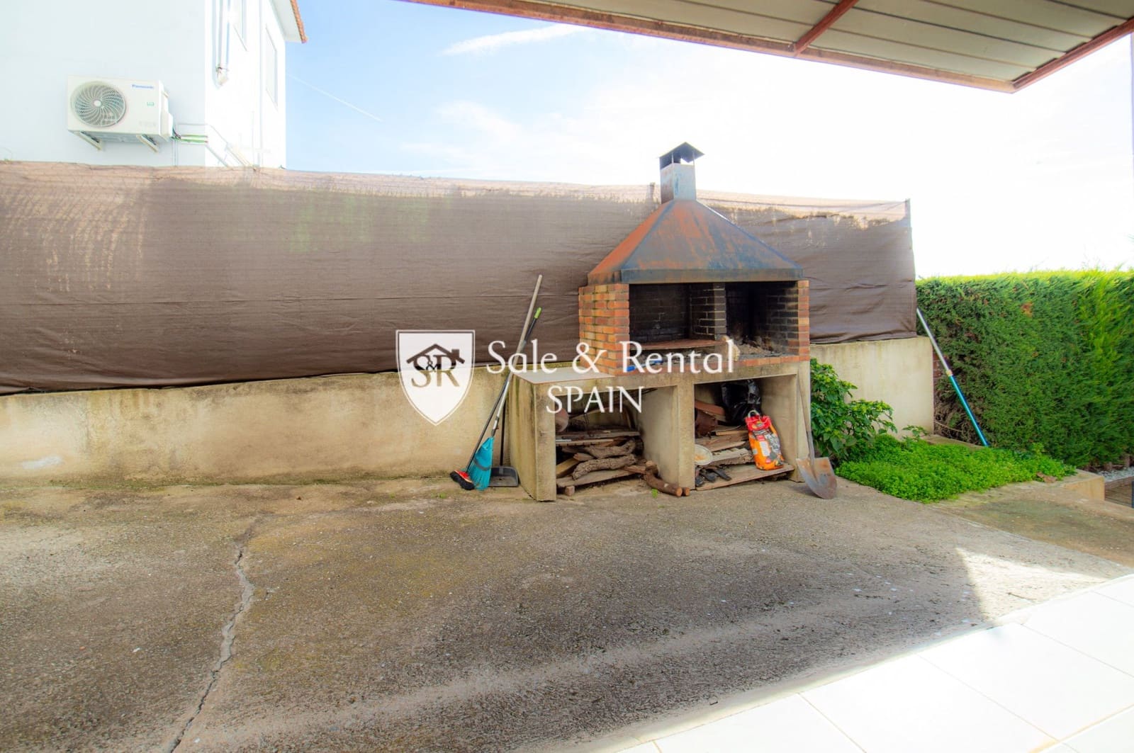 3 soveværelse Villa til salg i Lloret de Mar med swimmingpool garage - € 380.000 (Ref: 8701648)