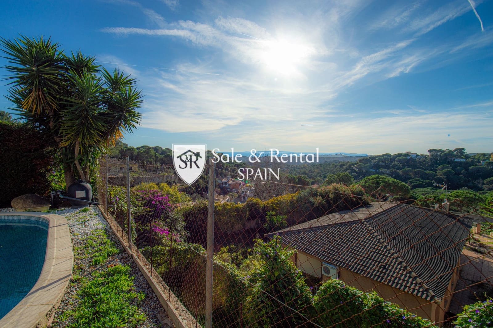 3 soveværelse Villa til salg i Lloret de Mar med swimmingpool garage - € 380.000 (Ref: 8701648)