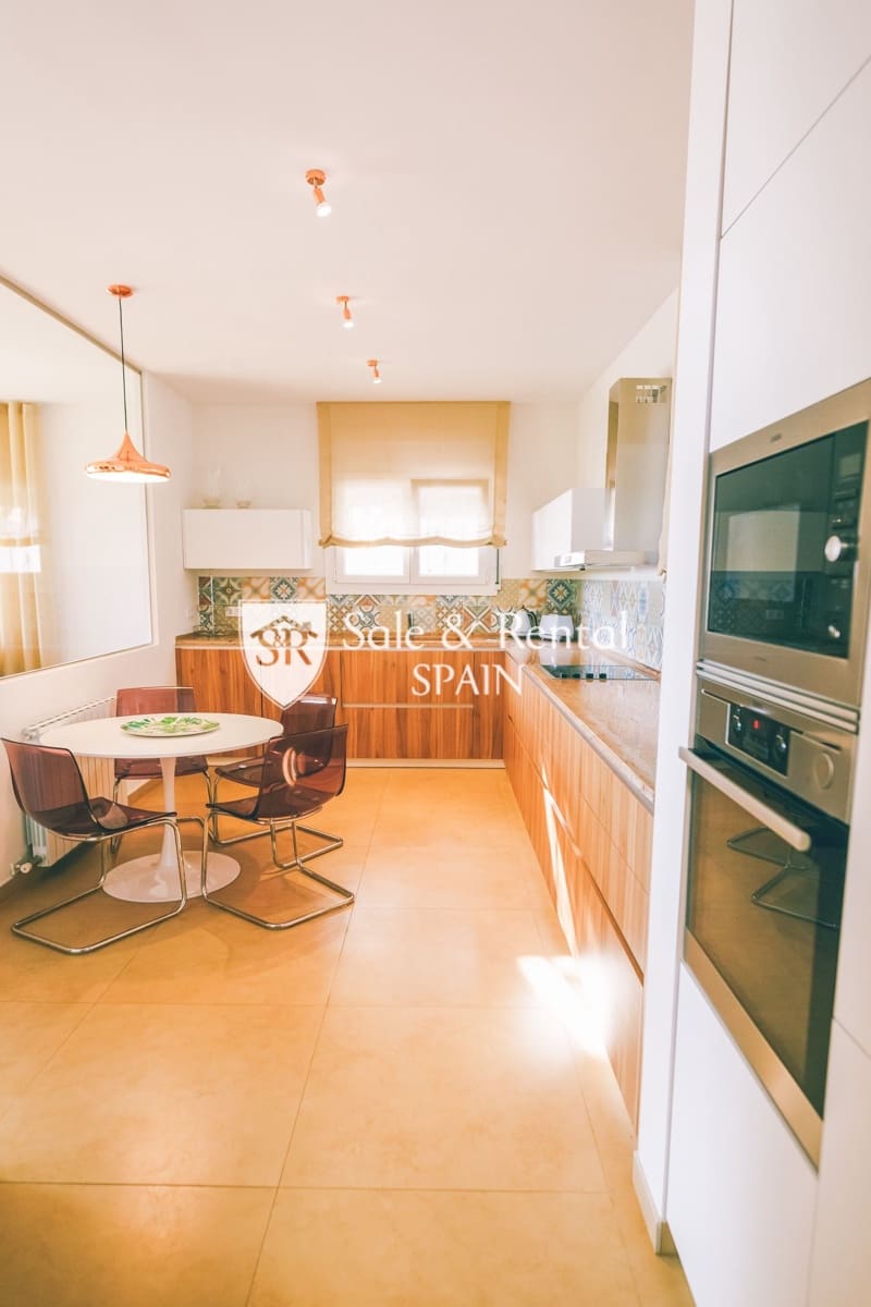 3 chambre Villa/Maison à vendre à Lloret de Mar avec piscine garage - 650 000 € (Ref: 8786090)