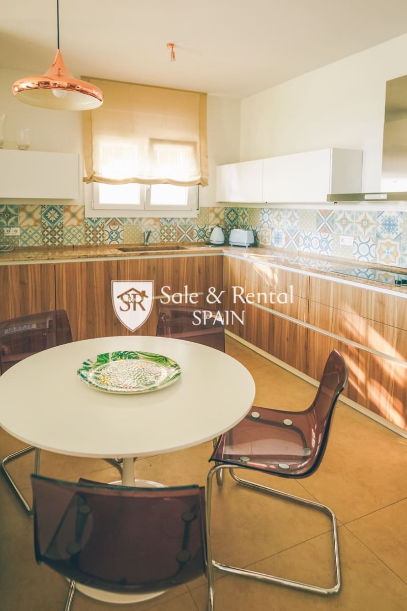 3 chambre Villa/Maison à vendre à Lloret de Mar avec piscine garage - 650 000 € (Ref: 8786090)