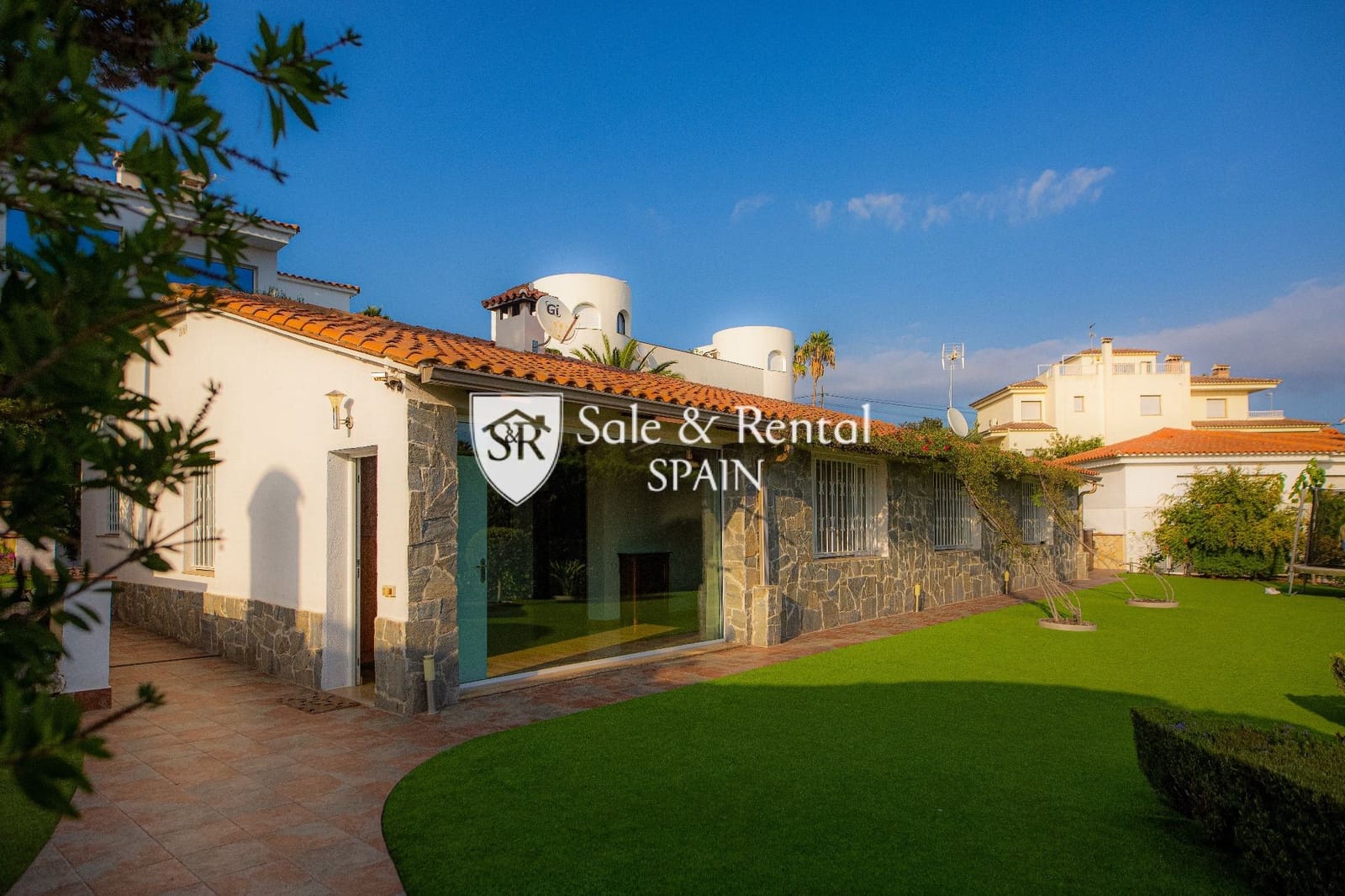 3 chambre Villa/Maison à vendre à Lloret de Mar avec piscine garage - 650 000 € (Ref: 8786090)