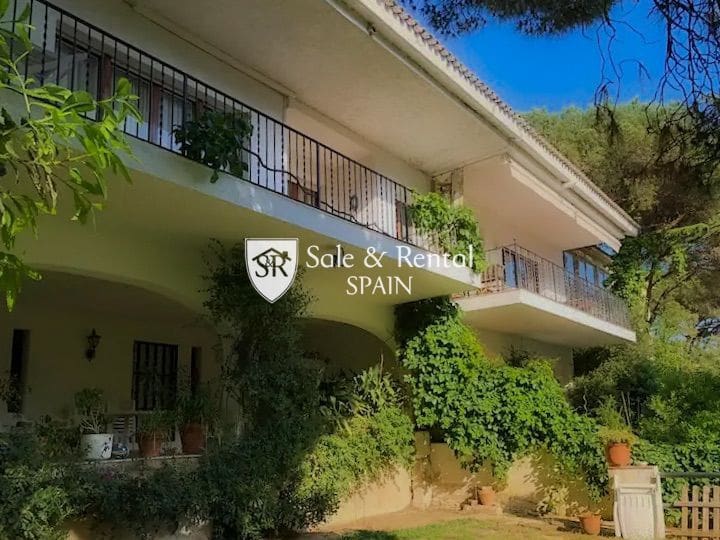 6 slaapkamer Villa te koop in Lloret de Mar met zwembad - € 1.390.000 (Ref: 8791773)