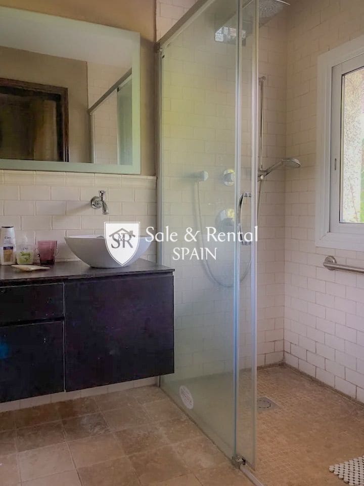 6 slaapkamer Villa te koop in Lloret de Mar met zwembad - € 1.390.000 (Ref: 8791773)