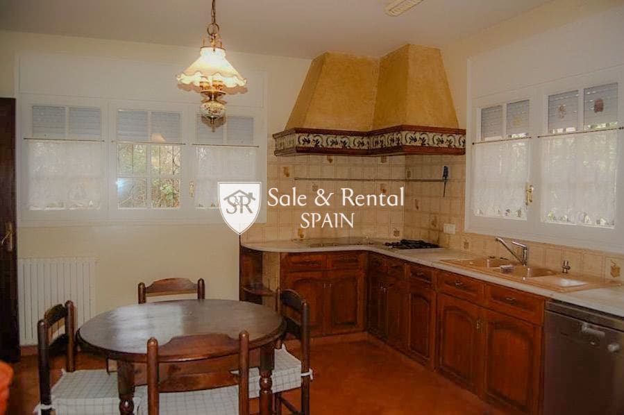 6 slaapkamer Villa te koop in Lloret de Mar met zwembad - € 1.390.000 (Ref: 8791773)