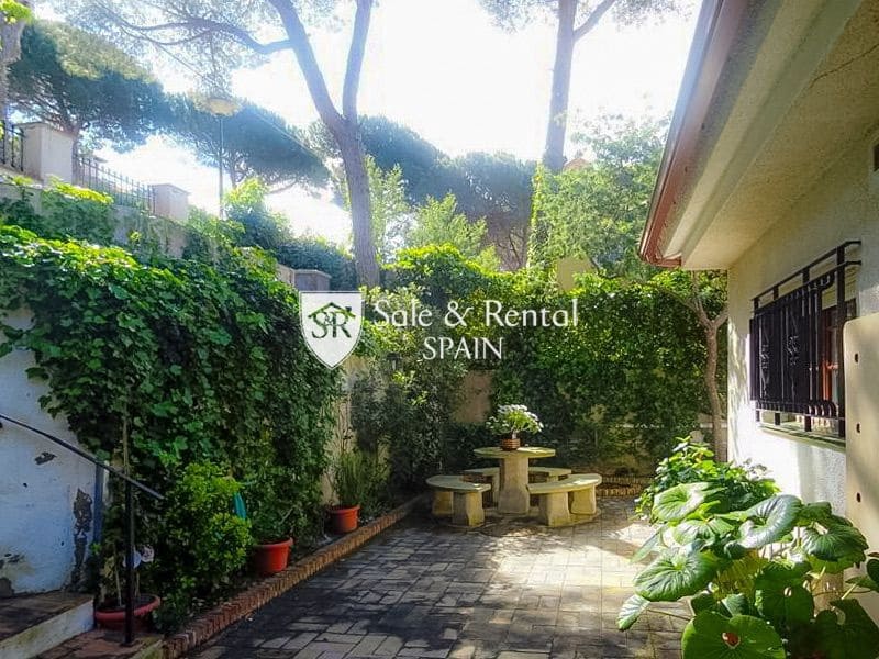 6 slaapkamer Villa te koop in Lloret de Mar met zwembad - € 1.390.000 (Ref: 8791773)