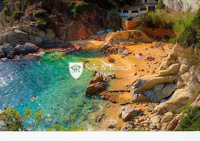 6 slaapkamer Villa te koop in Lloret de Mar met zwembad - € 1.390.000 (Ref: 8791773)