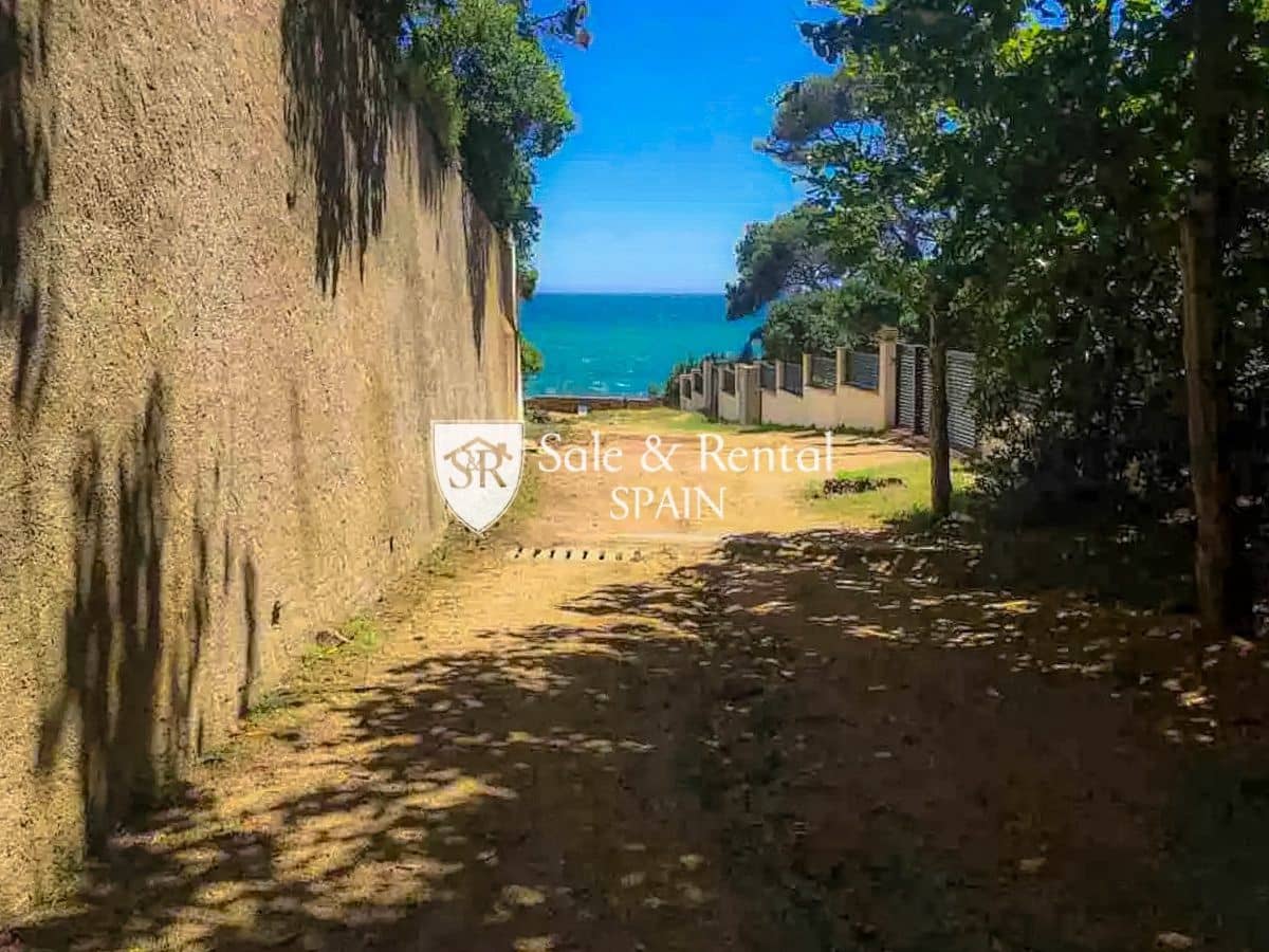 6 slaapkamer Villa te koop in Lloret de Mar met zwembad - € 1.390.000 (Ref: 8791773)