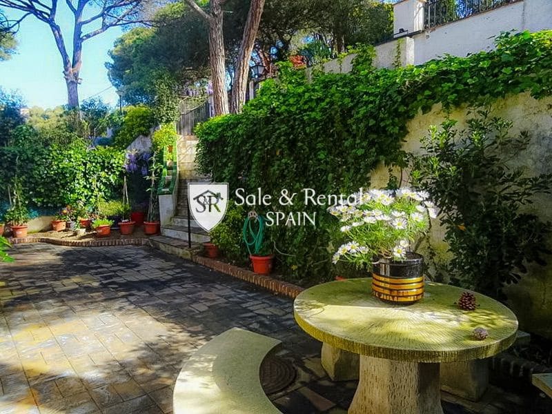 6 slaapkamer Villa te koop in Lloret de Mar met zwembad - € 1.390.000 (Ref: 8791773)