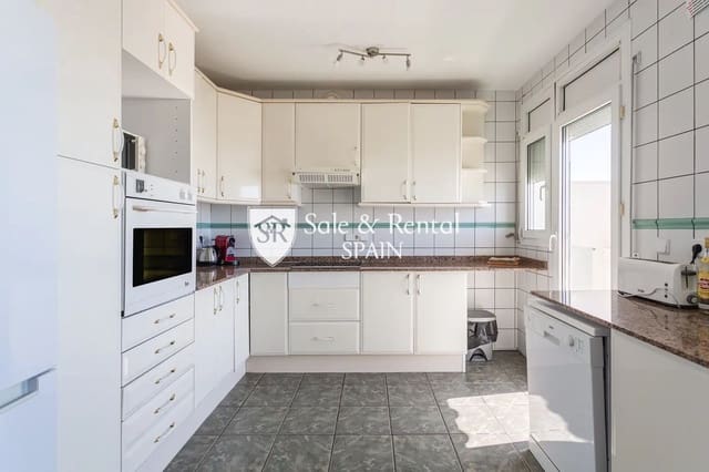 4 camera da letto Villa in vendita in Roca Grossa, Lloret de Mar con piscina garage - 660.000 € (Rif: 8879401)