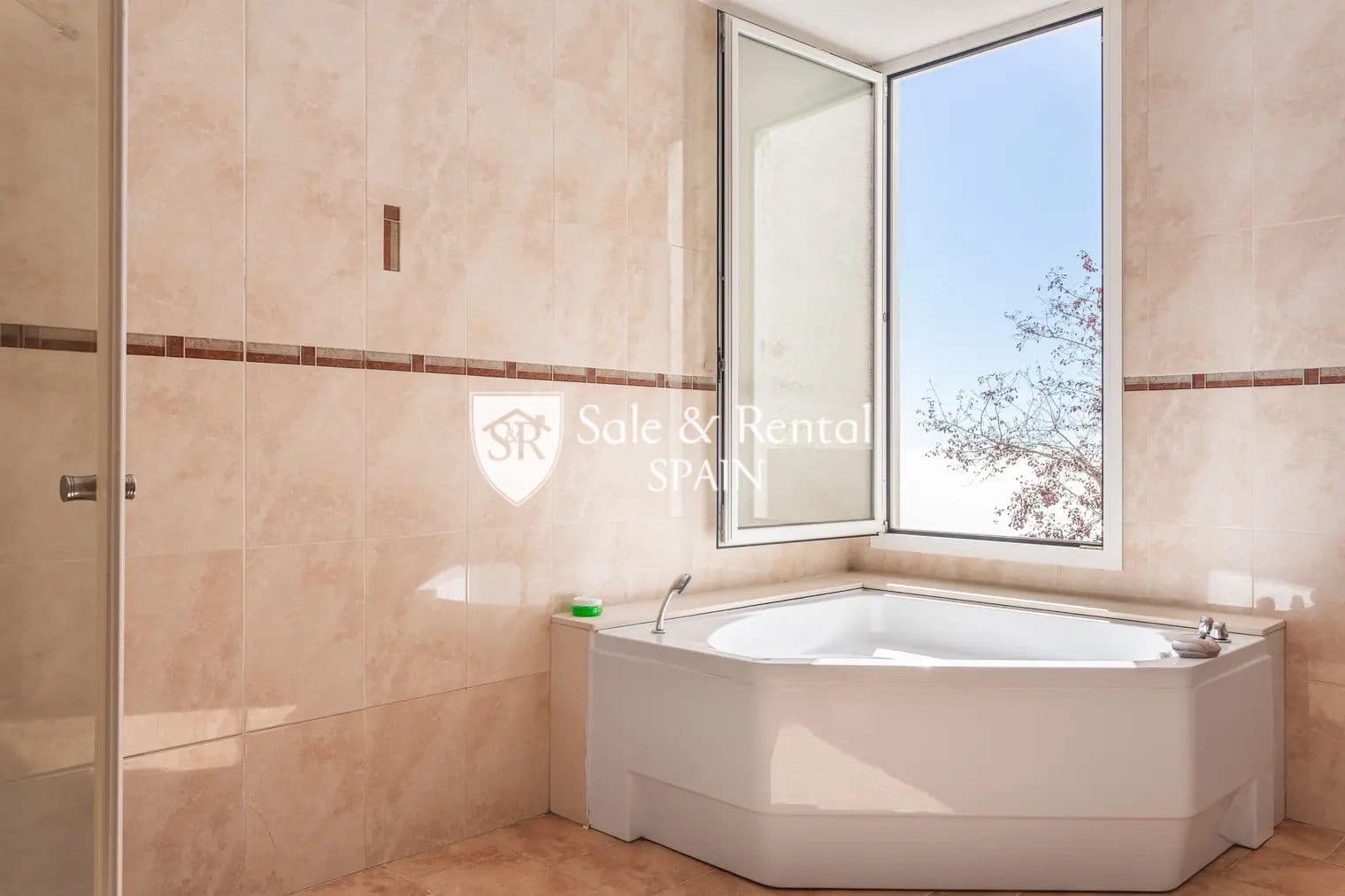 4 quarto Moradia para venda em Lloret de Mar com piscina garagem - 660 000 € (Ref: 8879401)