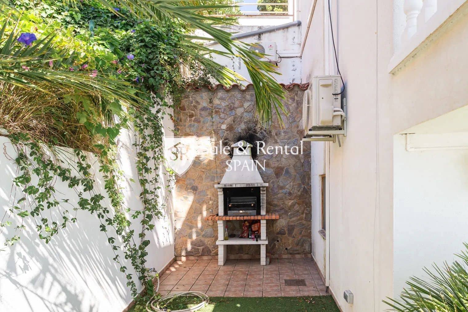 4 quarto Moradia para venda em Lloret de Mar com piscina garagem - 660 000 € (Ref: 8879401)