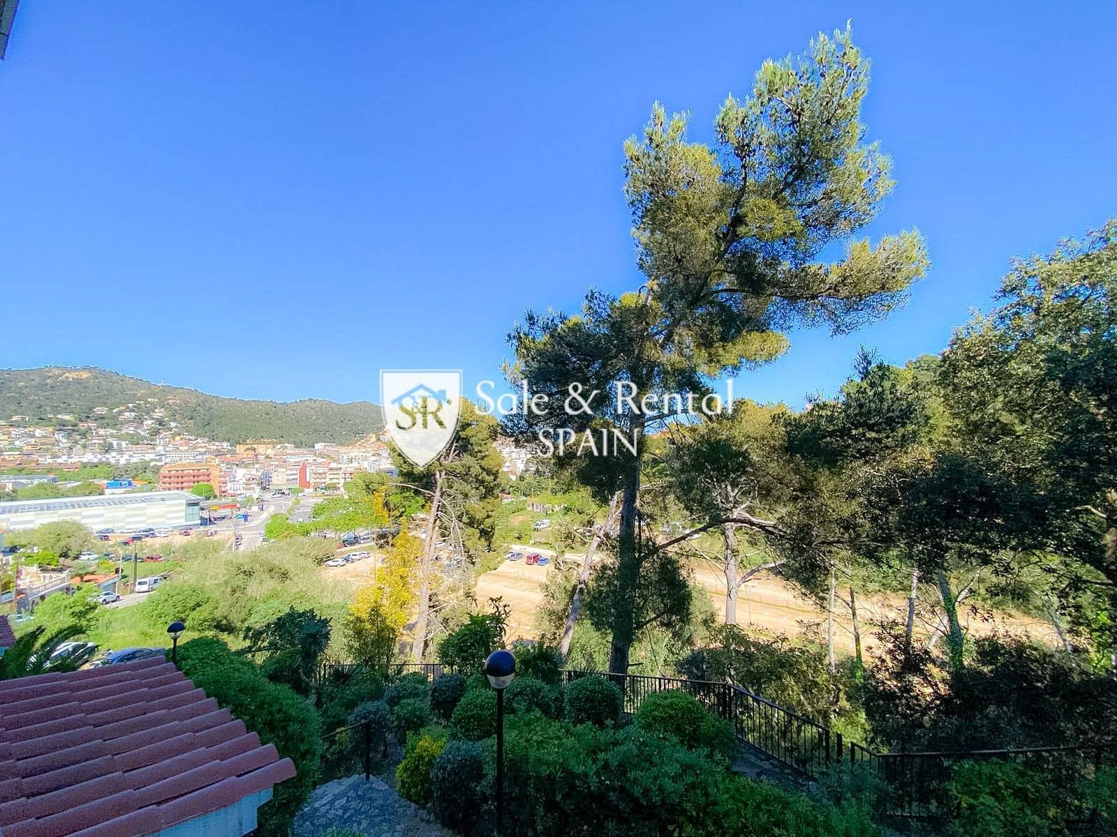 2 bedroom Flat for rent in Tossa de Mar with garage - € 1,300 (Ref: 8990374)