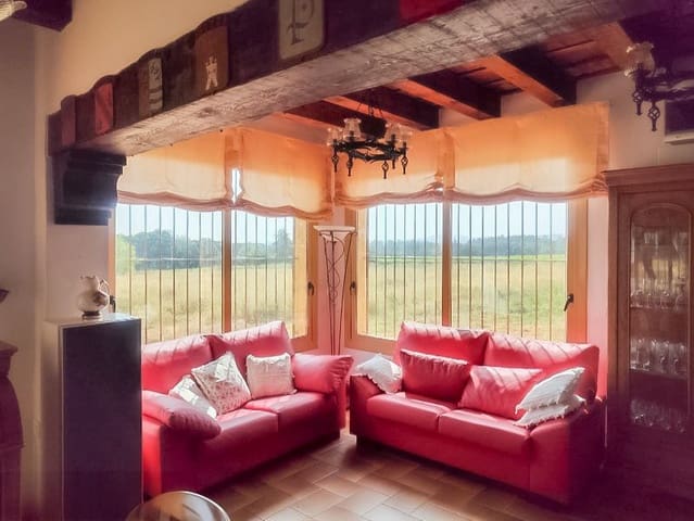 5 bedroom Villa for sale in Caldes de Malavella with pool garage - € 875,000 (Ref: 9064916)