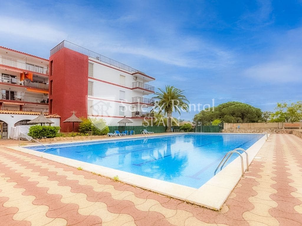 1 soveværelse Lejlighed til salg i Tossa de Mar med swimmingpool - € 145.000 (Ref: 9110004)