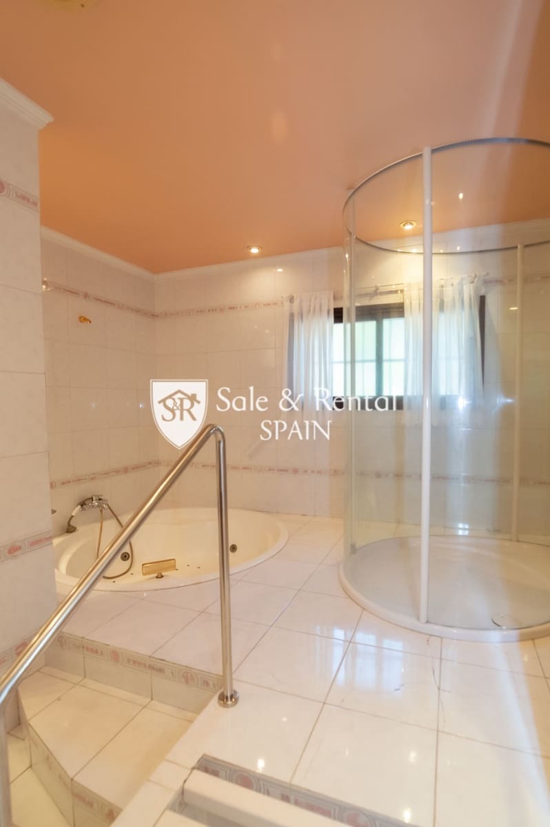 6 soveværelse Villa til salg i Lloret de Mar med swimmingpool garage - € 1.700.000 (Ref: 9127947)