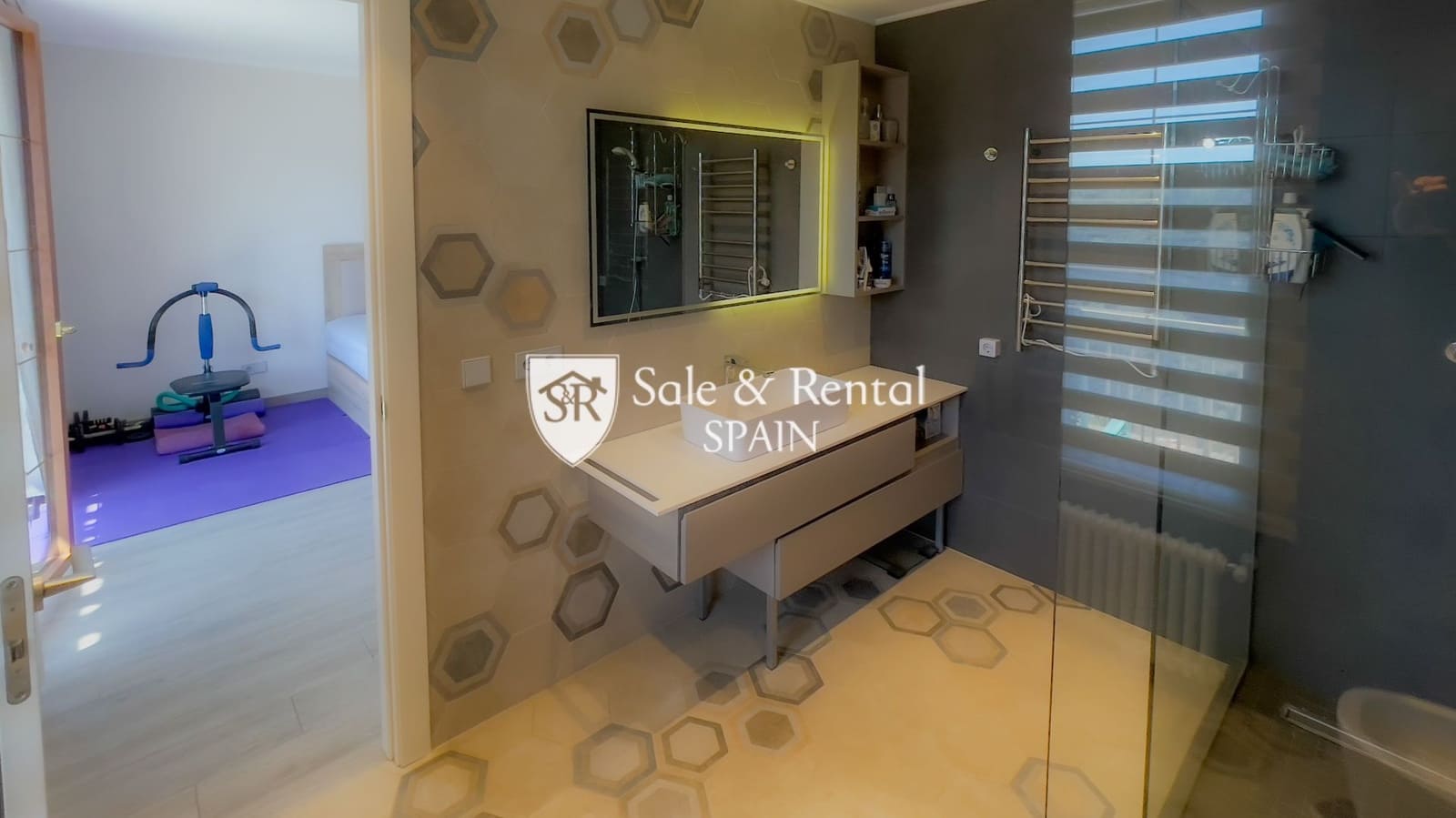 3 soveværelse Villa til salg i Lloret de Mar med garage - € 450.000 (Ref: 9159239)