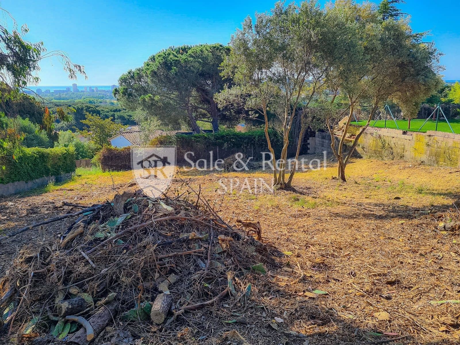 Grunde uden byggetilladelser til salg i Castell-Platja d'Aro - € 370.000 (Ref: 9310422)