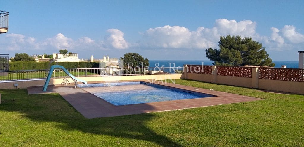 2 makuuhuone Asunto myytävänä paikassa Sant Feliu de Guixols mukana uima-altaan 
autotalli - 350 000 € (Ref: 9317157)