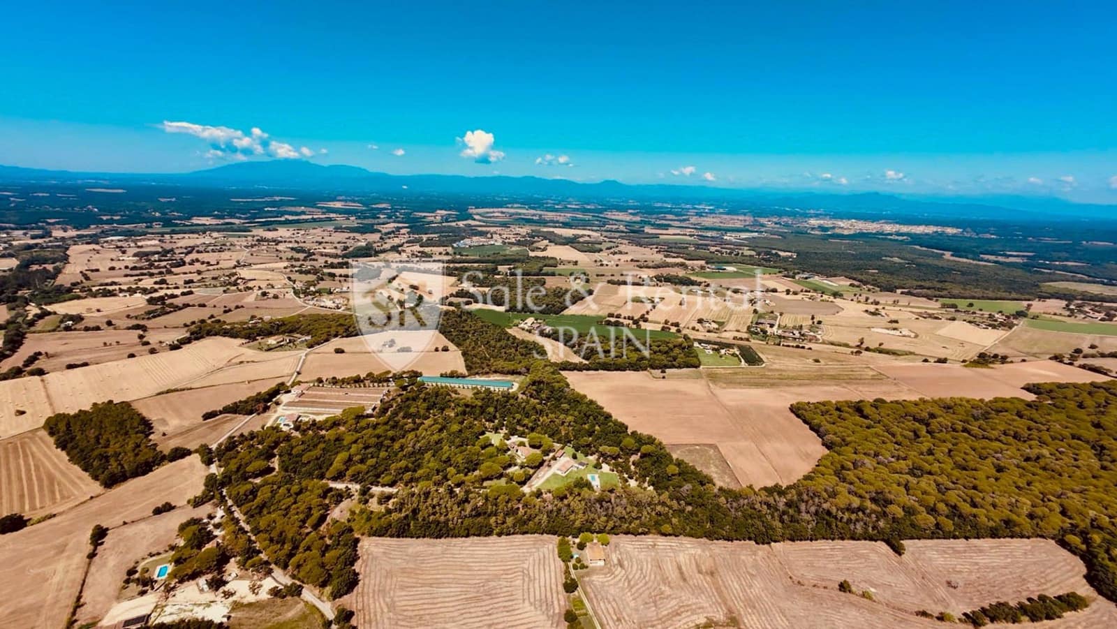 7 soveværelse Finca/Landehus til salg i Girona by med swimmingpool garage - € 1.325.000 (Ref: 9317158)