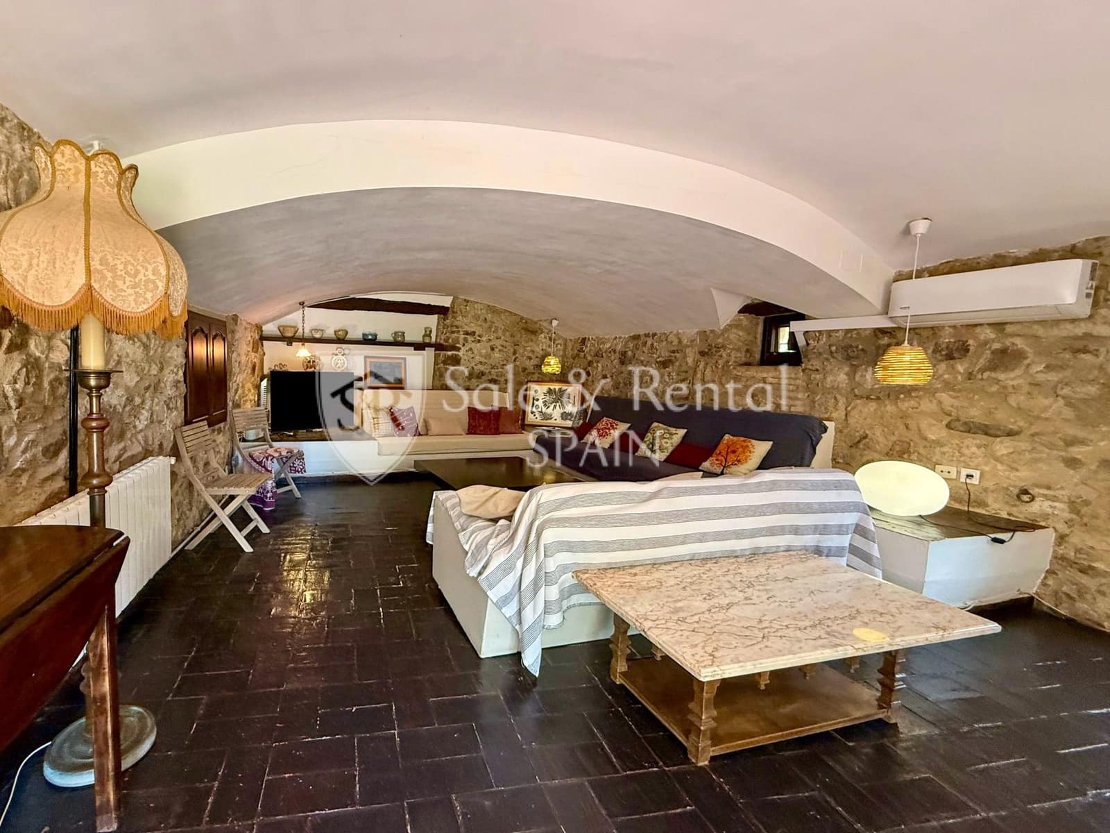 7 soveværelse Finca/Landehus til salg i Girona by med swimmingpool garage - € 1.325.000 (Ref: 9317158)