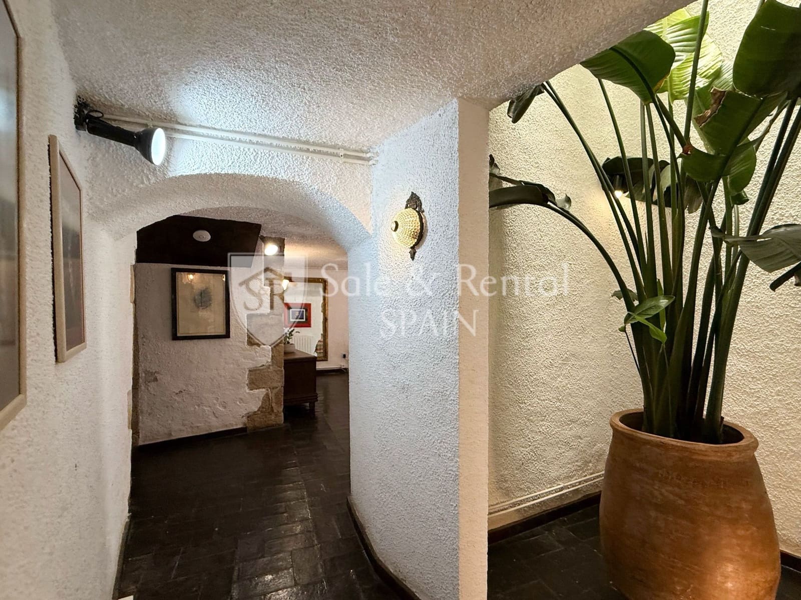 7 soveværelse Finca/Landehus til salg i Girona by med swimmingpool garage - € 1.325.000 (Ref: 9317158)