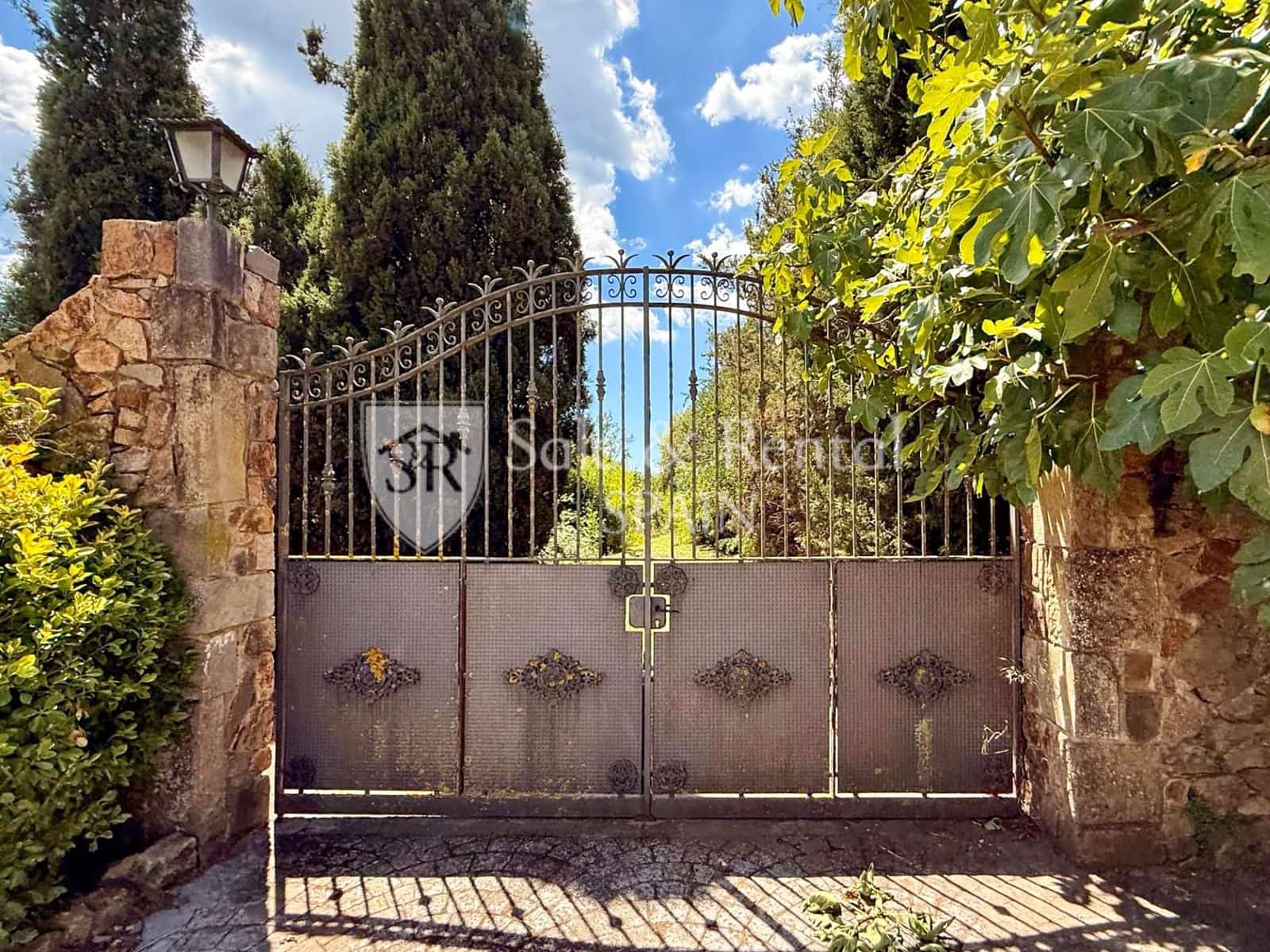 7 soveværelse Finca/Landehus til salg i Girona by med swimmingpool garage - € 1.325.000 (Ref: 9317158)