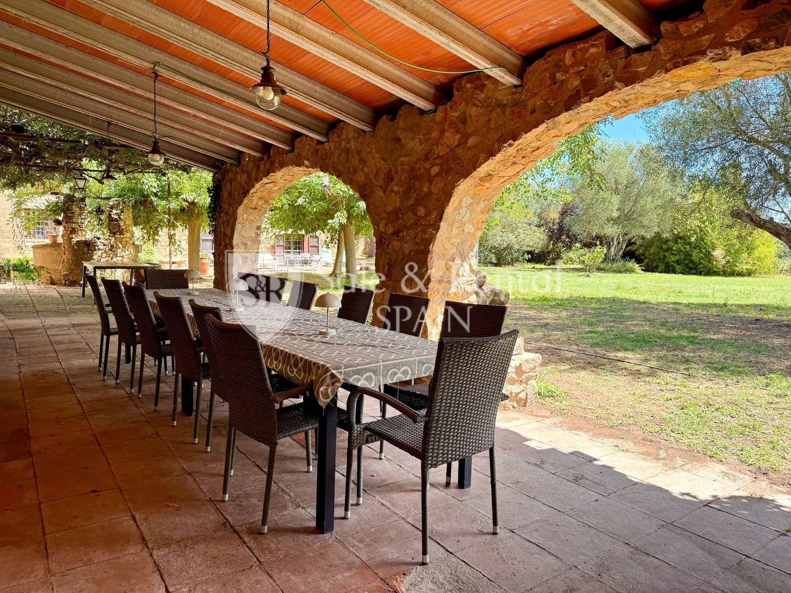 7 soveværelse Finca/Landehus til salg i Girona by med swimmingpool garage - € 1.325.000 (Ref: 9317158)