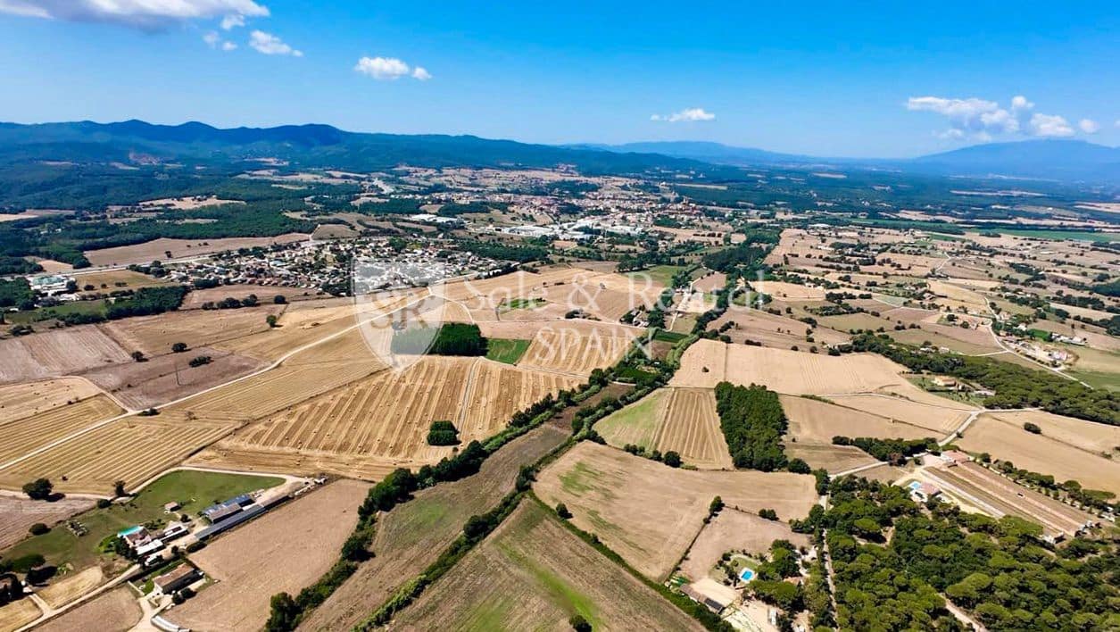 7 soverom Villa til salgs i Girona by med svømmebasseng garasje - € 1 325 000 (Ref: 9317159)