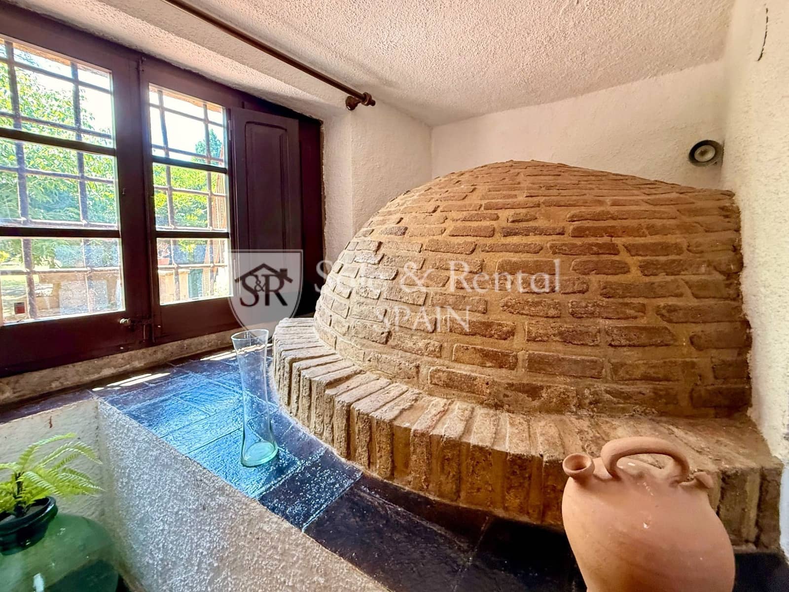 7 soverom Villa til salgs i Girona by med svømmebasseng garasje - € 1 325 000 (Ref: 9317159)